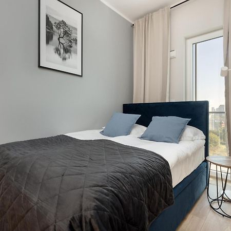 Business Center Apartments Warsaw Wola By Noclegi Renters Eksteriør billede