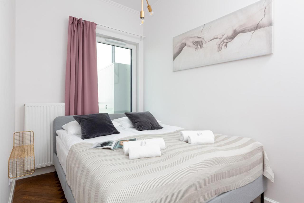 Business Center Apartments Warsaw Wola By Noclegi Renters Eksteriør billede