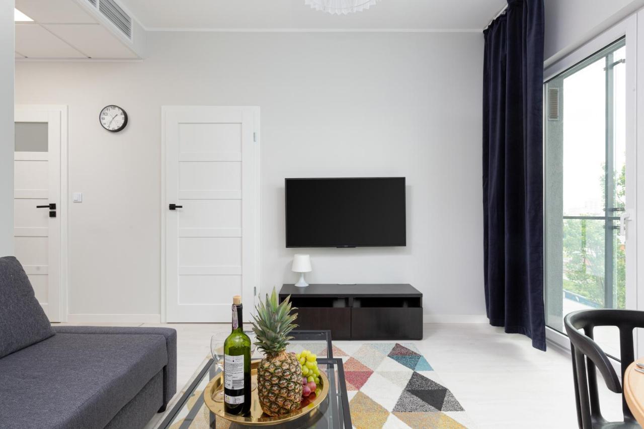 Business Center Apartments Warsaw Wola By Noclegi Renters Eksteriør billede