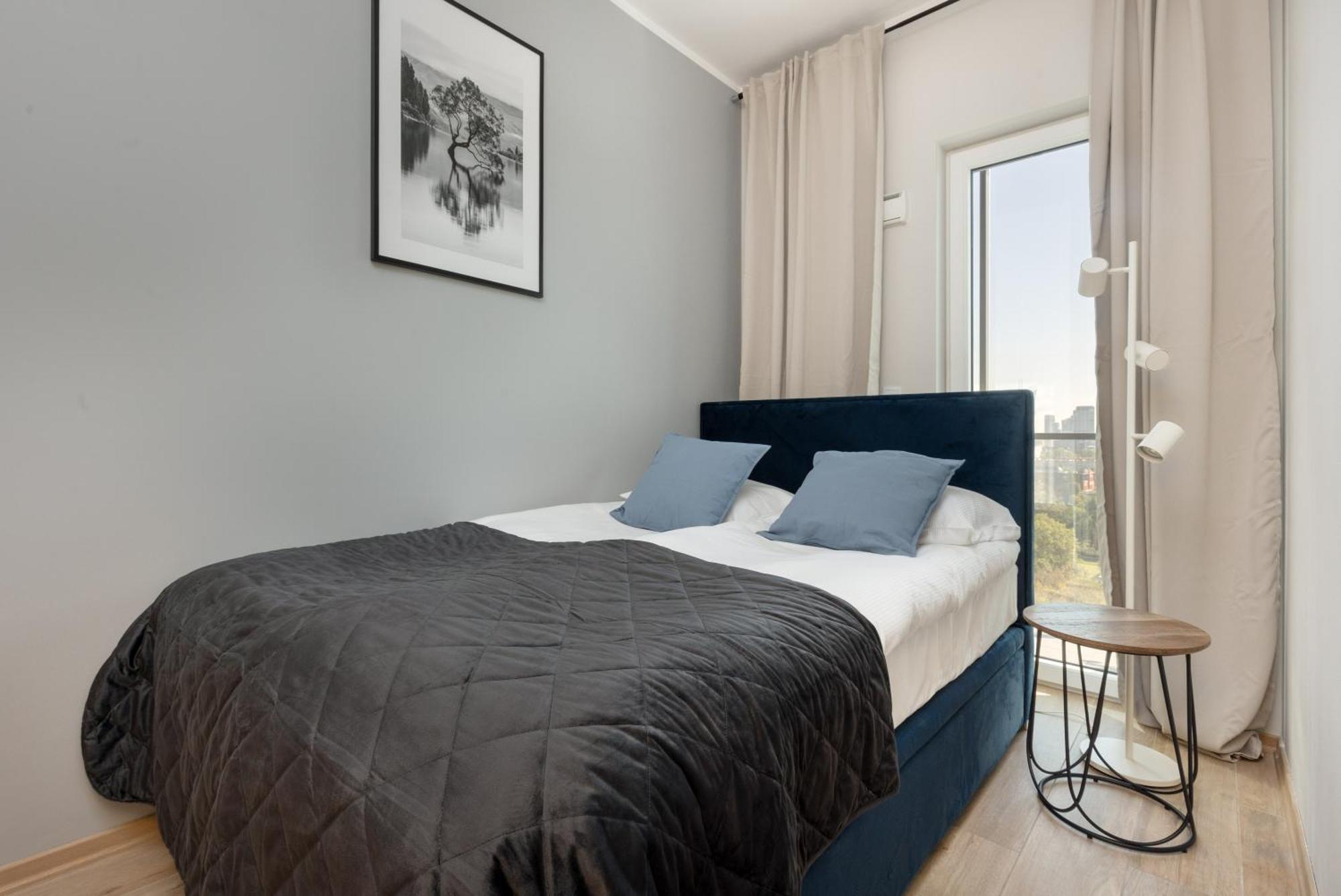 Business Center Apartments Warsaw Wola By Noclegi Renters Eksteriør billede